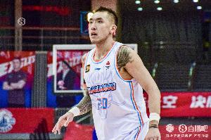 拼尽全力！陶汉林8中6拿到全队并列最高16分外加4板 罚球4中4