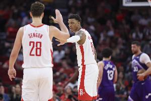 小贾巴里：申京是联盟中最好的球员之一 他绝对配得上全明星！