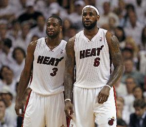 斯科特：来骑士后通过保罗得知詹姆斯要离队 而骑士还坚信他不走