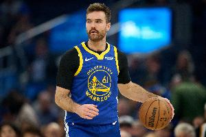 场均5.8分2.2板！Shams：勇士将双向后卫斯潘塞转为正式合同