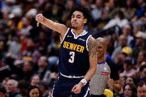 高开低走！斯特劳瑟16中8拿下20分6板 上半场15分