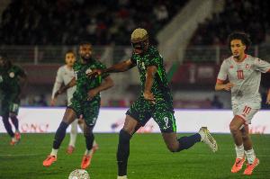 尼日利亚主帅：奥斯梅恩和卢克曼在非洲杯争执很正常，我都没插手