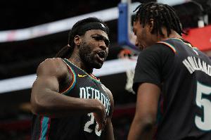 张佳玮：打架不好 但比起商务篮球 至少他们的胜负心和气性是真的