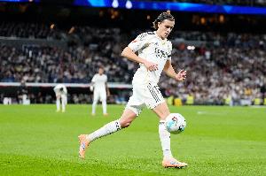 卡雷拉斯单赛季西甲对阵瓦伦西亚两场皆破门，皇马后卫首人