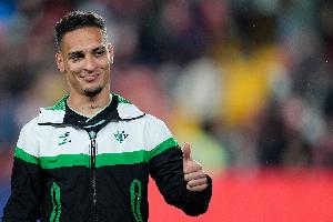 本赛季五大联赛各项赛事进球上双球员中，安东尼远射破门比例最高