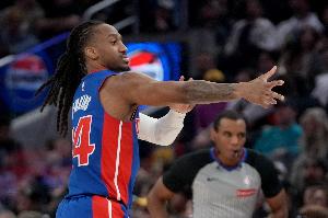 2年800万！活塞官方：与詹金斯签下标准合同 同时裁掉萨里奇