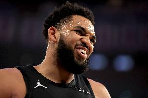 神奇剧情！沙梅特绝杀三分不中 唐斯压哨补篮被犯规两罚全中加时