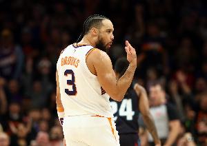 1分“憾负”！首节狄龙9中7独得15分 独行侠全队16分