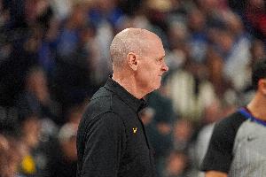 卡莱尔：球员中期被交易看起来总是很艰难 但很多时候是解脱释放